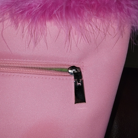 5/$13 Pink fuzzy boa accent around top Long strap Green & pink purse - Picture 8 of 16